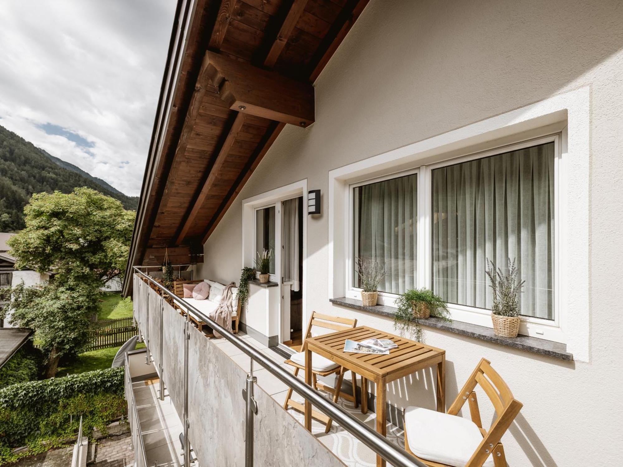 Alpenapartments Ried im Oberinntal Zimmer foto